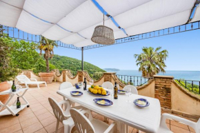 Beautiful Apt With Seaview Terrace - Happy Rentals